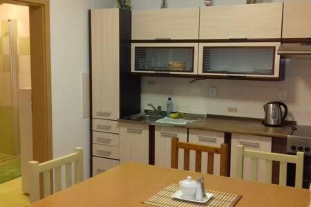 Apartman L M Каёв Экстерьер фото