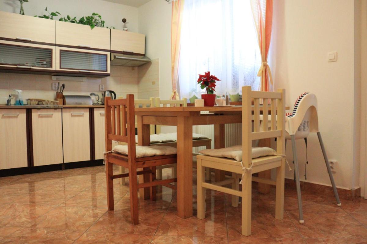 Apartman L M Каёв Экстерьер фото